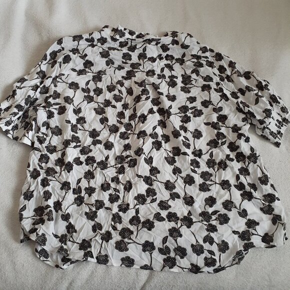 Lane Bryant Women's White Black Floral Tie Neck Blouse 22 - Picture 11 of 13